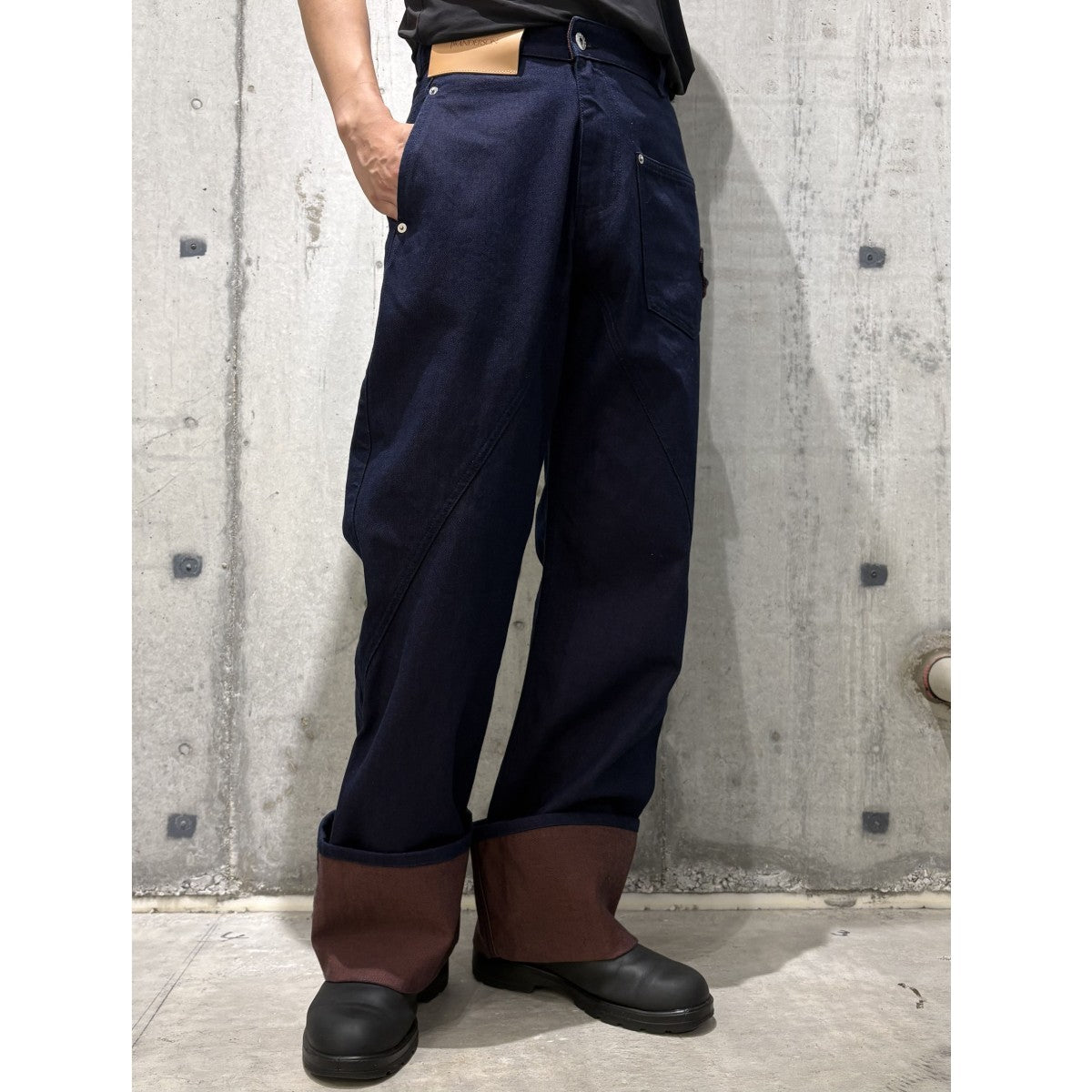 J．W．ANDERSON Turn Up Twisted Workwear Jeansツイストロールアップフィッシャーマンデニムパンツ 古着・中古-2枚目のアイテム画像