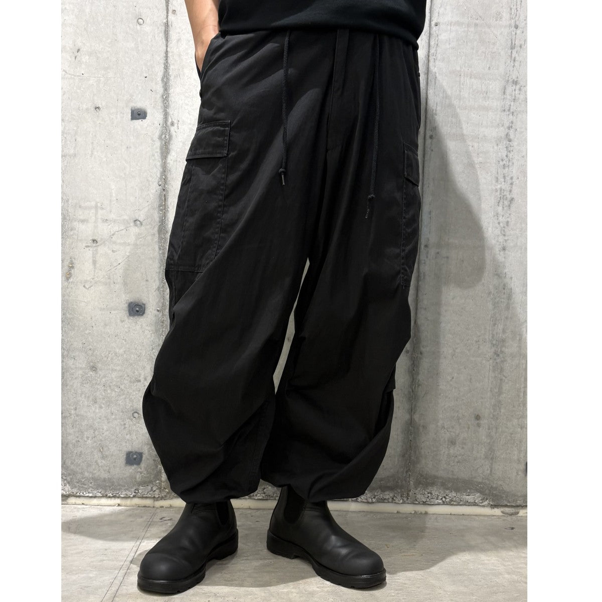 HYKE 23SSM-51 TYPE SHELL PANTSミリタリーワイドパンツ 古着・中古-2枚目のアイテム画像