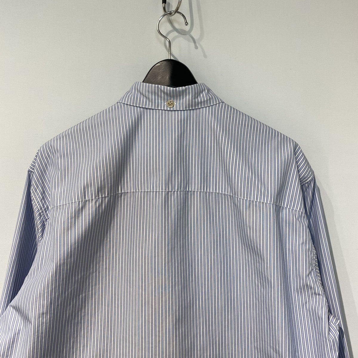 BUTTON BANYAK SHIRTSマルチボタンストライプシャツ