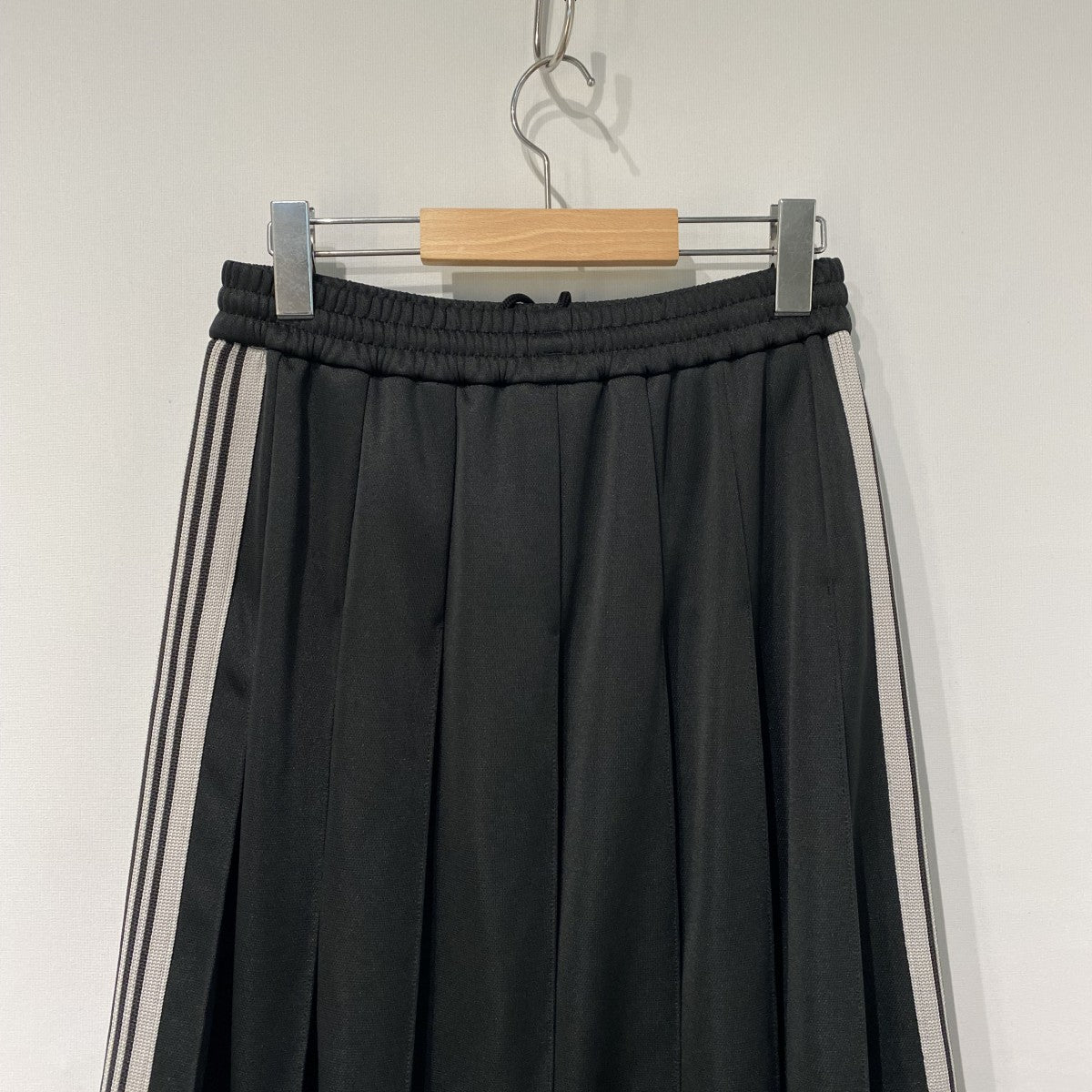 Pleated Track Skirt Poly SmoothプリーツトラックスカートSX412