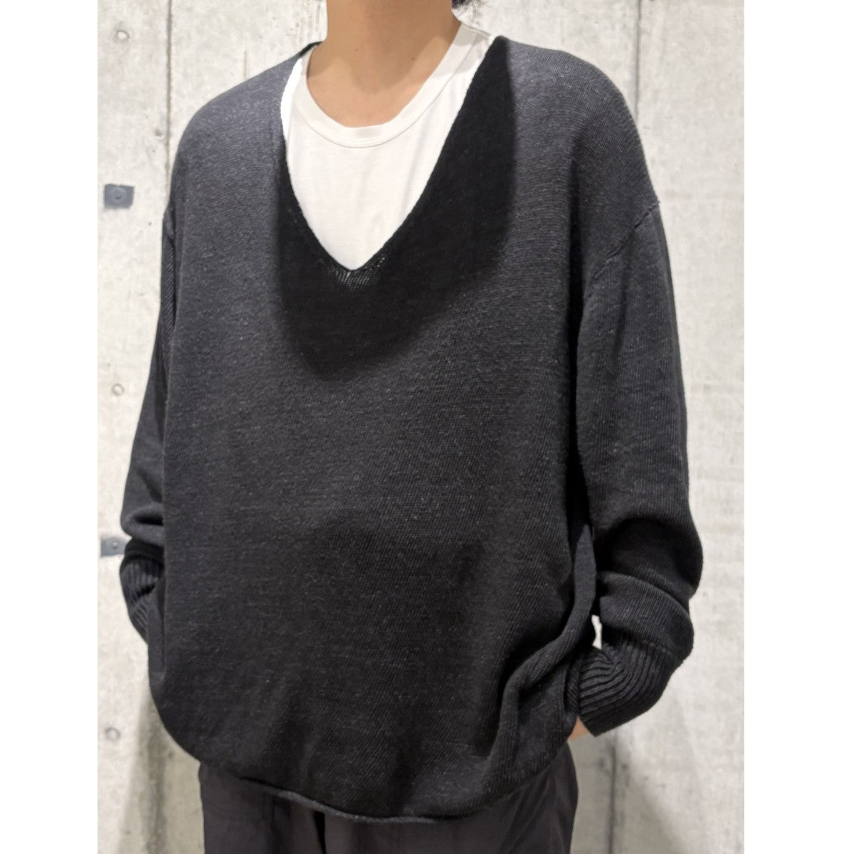 24SSBLACK V-NECK KNIT  加工Vネックニットセーター
