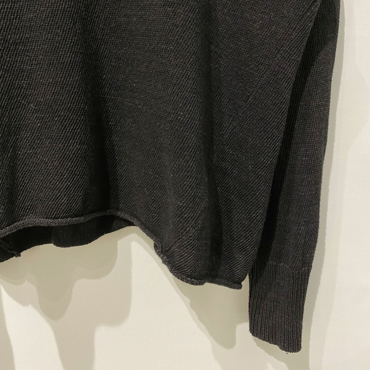 24SSBLACK V-NECK KNIT  加工Vネックニットセーター