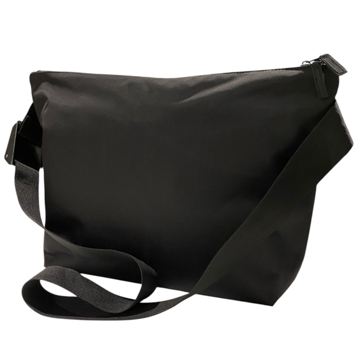 NYLON MESSENGER BAGノートパソコン収納可能撥水ナイロン止水ジップメッセンジャーバッグ