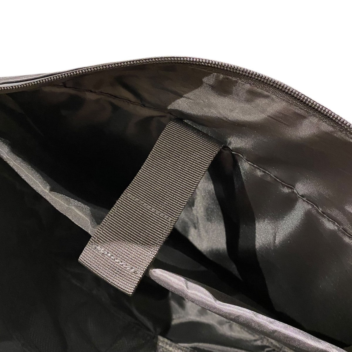 NYLON MESSENGER BAGノートパソコン収納可能撥水ナイロン止水ジップメッセンジャーバッグ