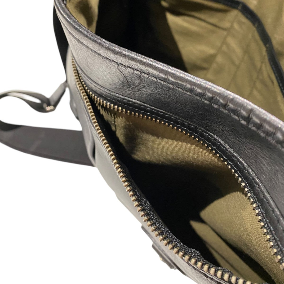 CLASP Shoulder Bag(L)レザーショルダーバッグ