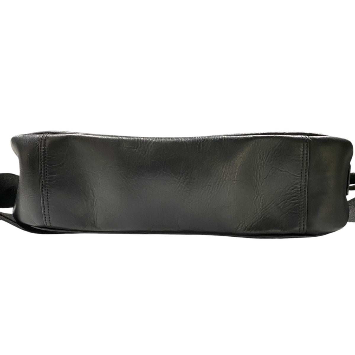 CLASP Shoulder Bag(L)レザーショルダーバッグ