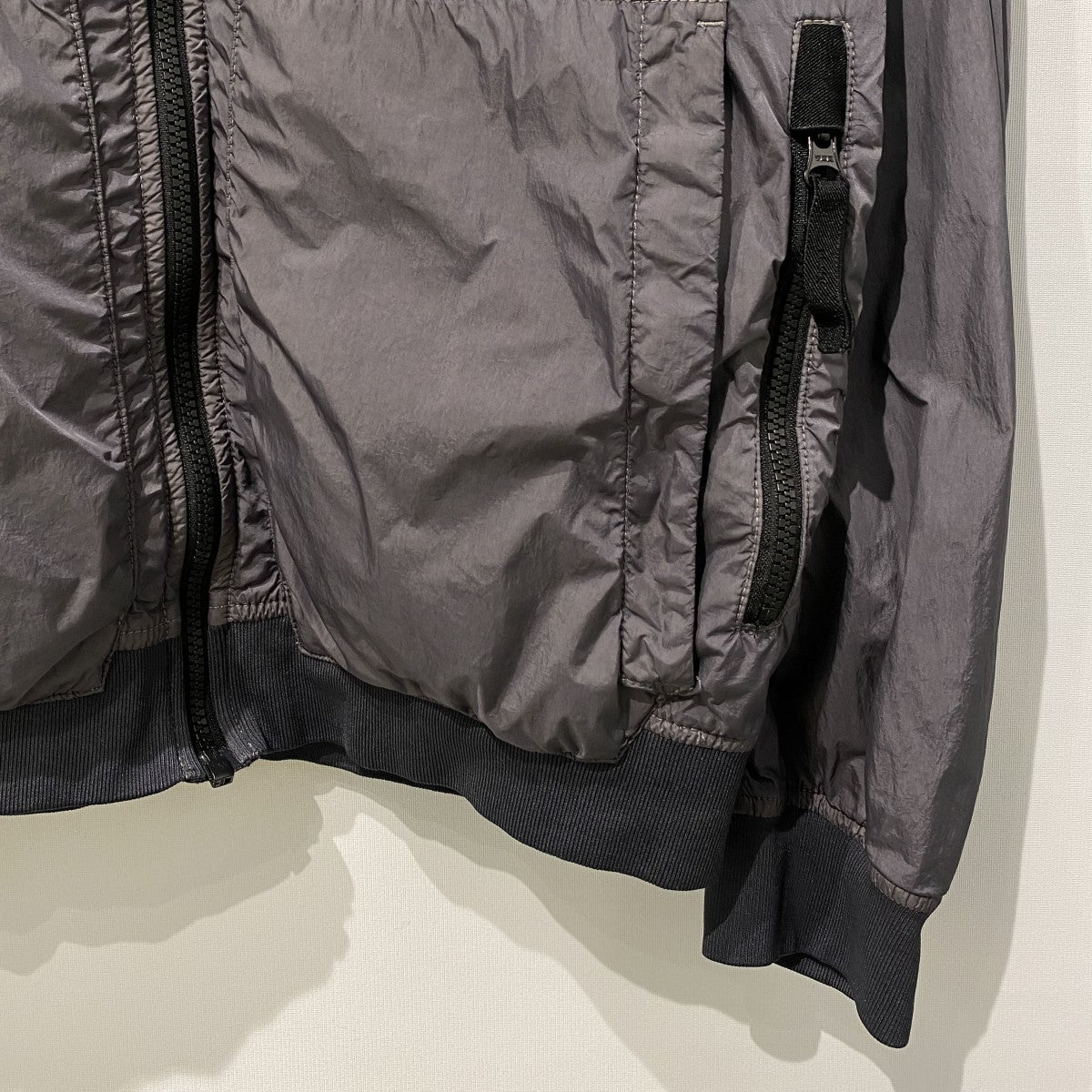 STONE ISLAND Crinkle Reps Bomber Jacket製品ガーメントダイ加工裏面樹脂コーティング防風撥水性TECHテックナイロンZIPジャケット721543230 古着・中古-4枚目のアイテム画像