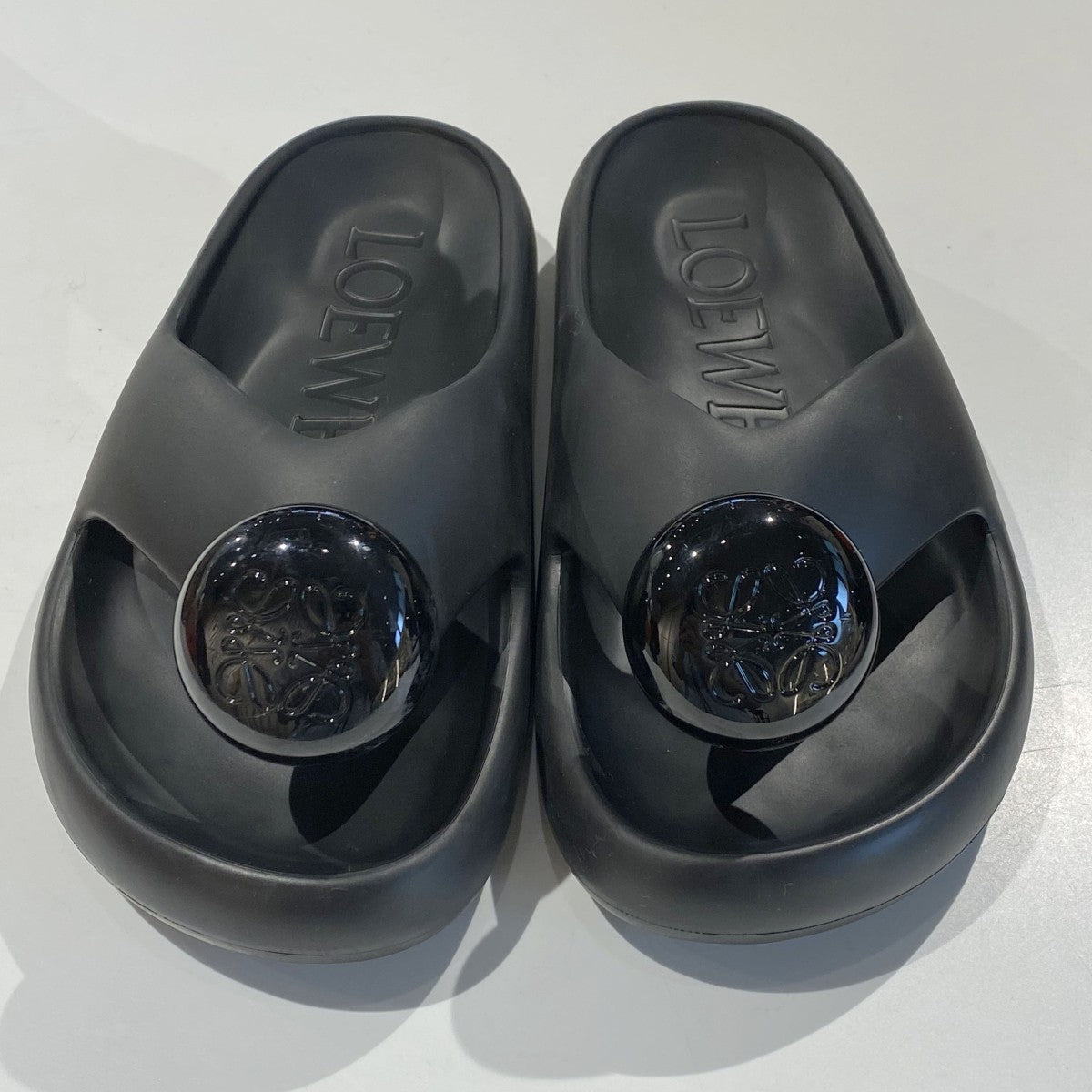 LOEWE(ロエベ) Anagram Foam Pebble Sandalsアナグラムフォームペブル