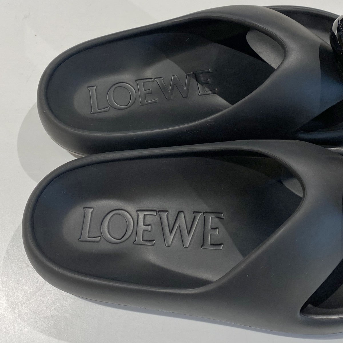 LOEWE(ロエベ) Anagram Foam Pebble Sandalsアナグラムフォームペブル