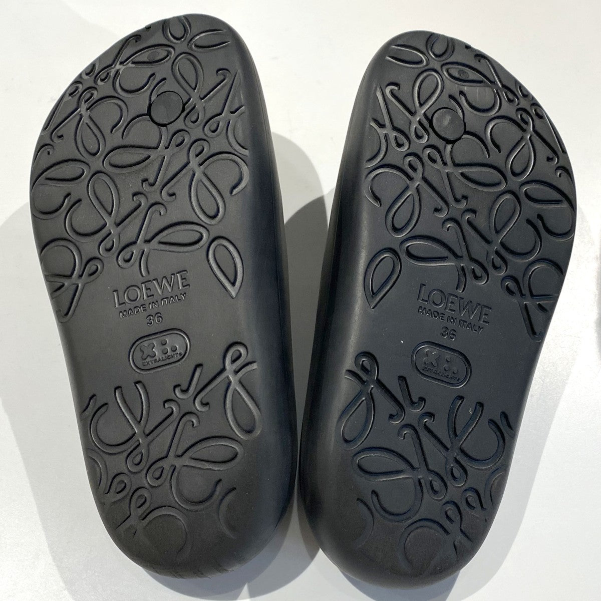 LOEWE(ロエベ) Anagram Foam Pebble Sandalsアナグラムフォームペブル