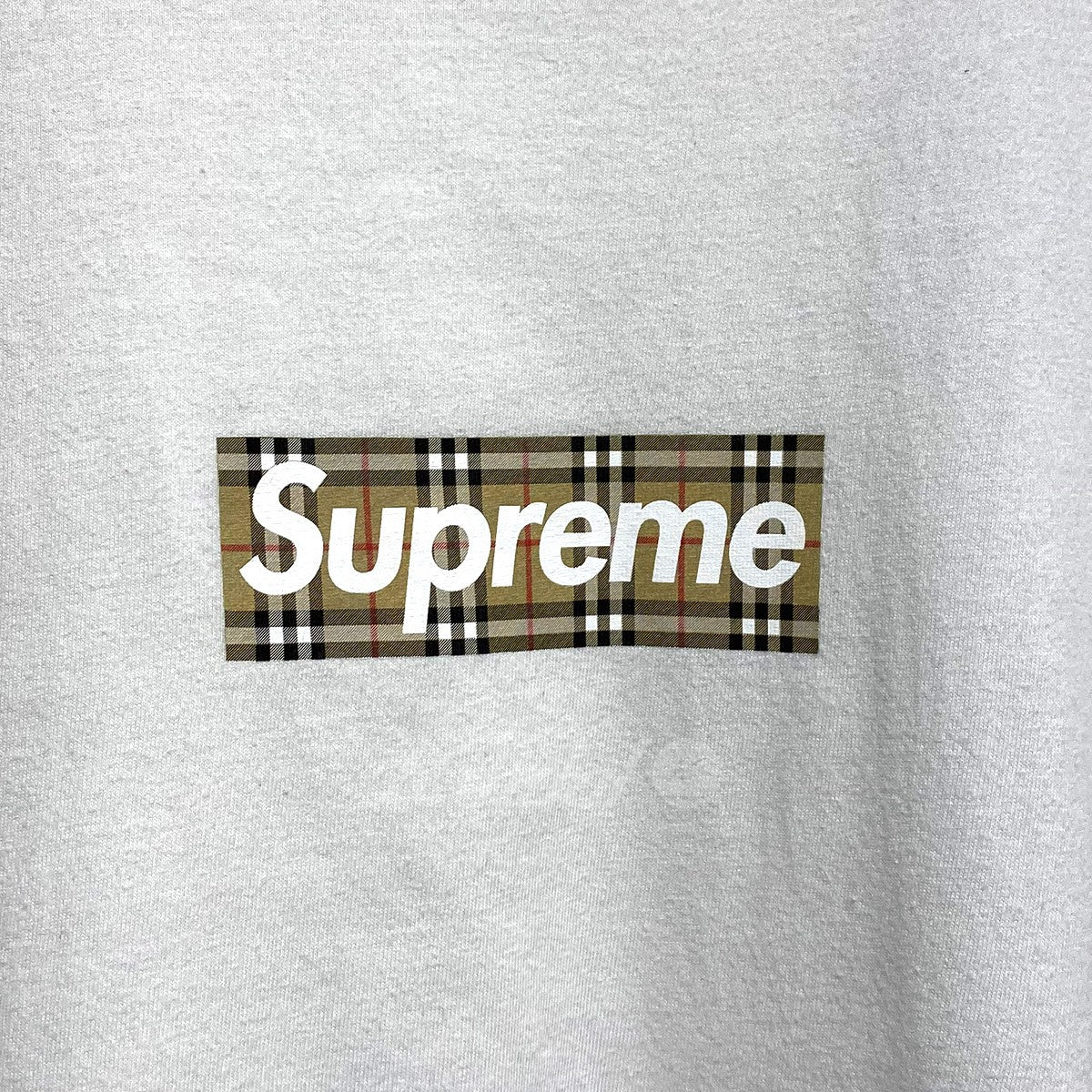 Supreme × Burberry 古着・中古 シュプリーム バーバリーの2022SS Box Logo Tee ボックスロゴ Tシャツです。