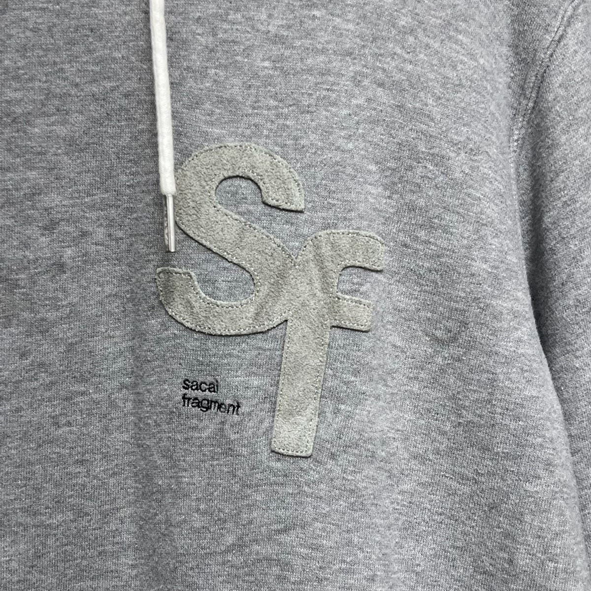 sacai×FRAGMENT DESIGN ダメージ加工フーディー 21-0315S グレー