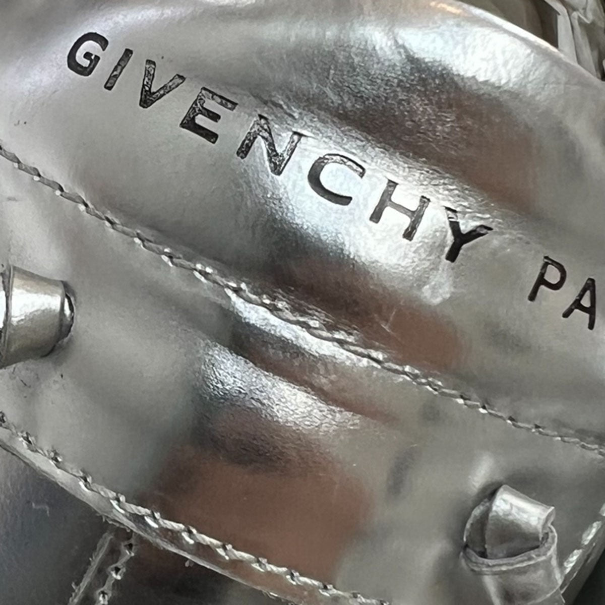 GIVENCHY(ジバンシィ) URBAN STREET SNERKER スニーカー シルバー サイズ 41｜【公式】カインドオルオンライン  ブランド古着・中古通販【kindal】