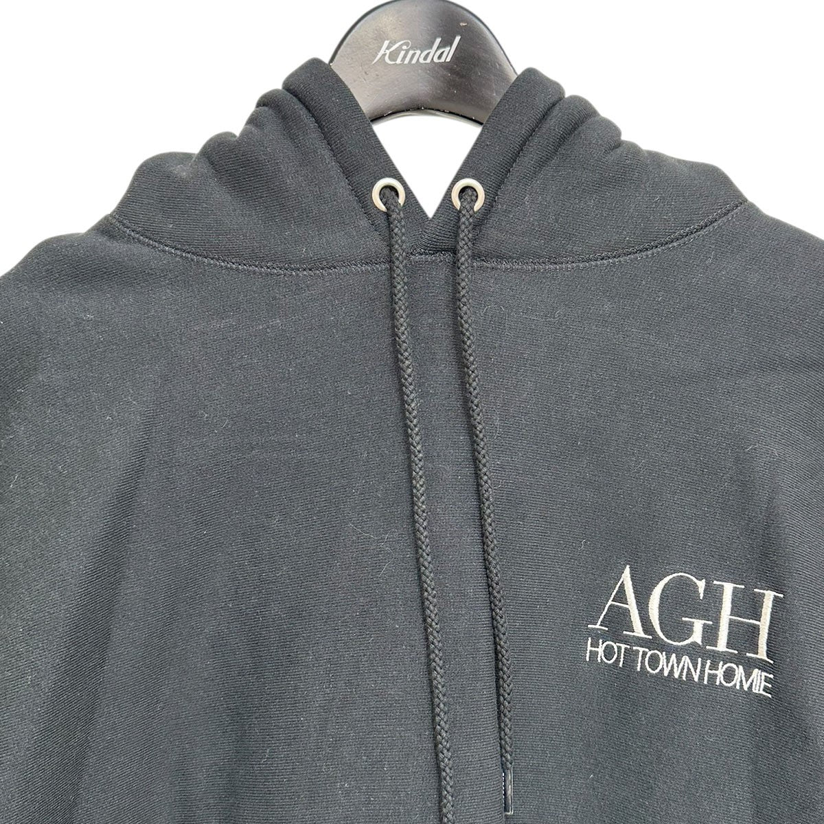 バッズプールのAGH LOGO HEAVY WEIGHT HOODED SWEAT SHIRT AGHロゴヘビーウェイトフーデッドスウェットシャツです。 BUDSPOOL 古着・中古 トップス アイテム