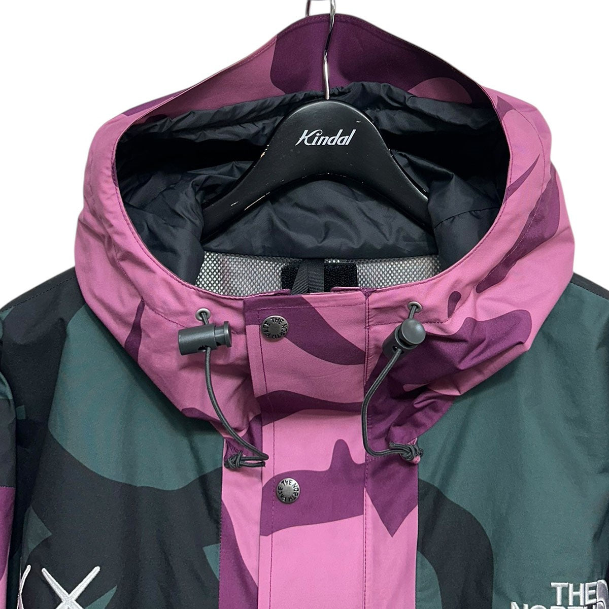 PAO様　THE NORTH FACE KAWS マウンテンパーカー L THE NORTH FACE × KAWS マウンテンパーカー
