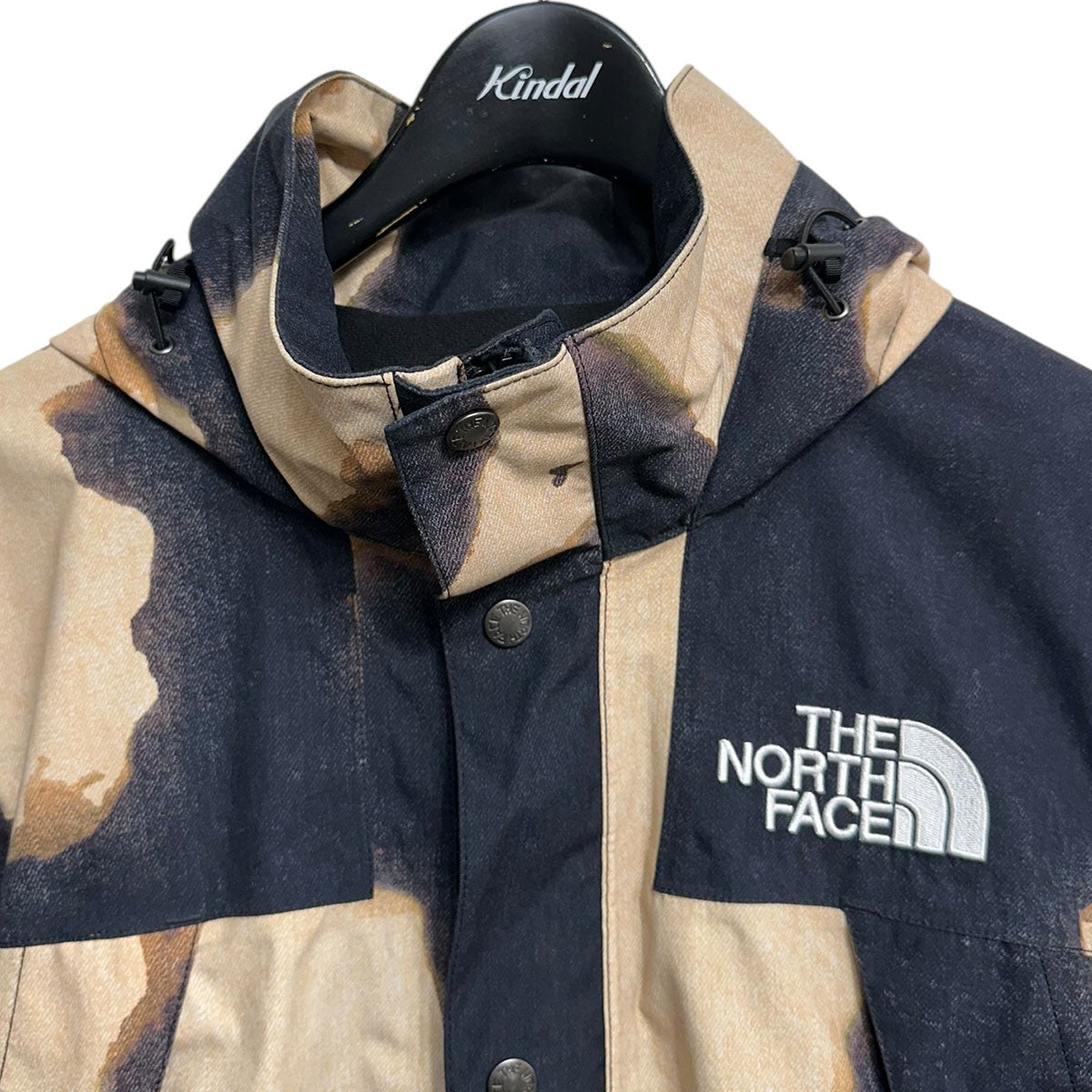 Supreme×THE NORTH FACE 21AWBLEACHED DENIM PRINT MOUTAIN JACKETブリーチドデニムプリントマウンテンジャケットNP52100I 古着・中古-3枚目のアイテム画像