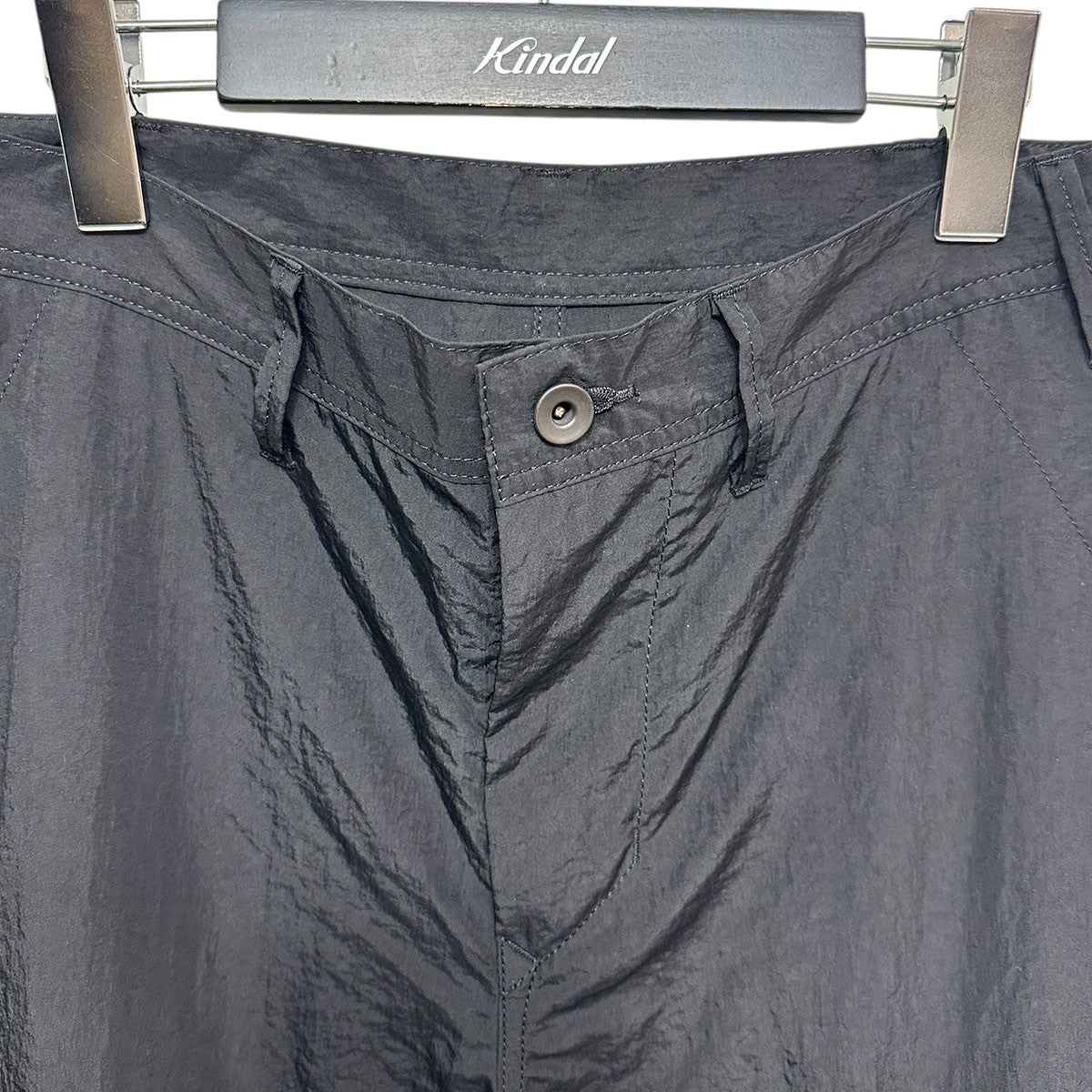 JULIUS(ユリウス) 24AWNYLON HIGH COUNT TAFFETA PANT切替フレア