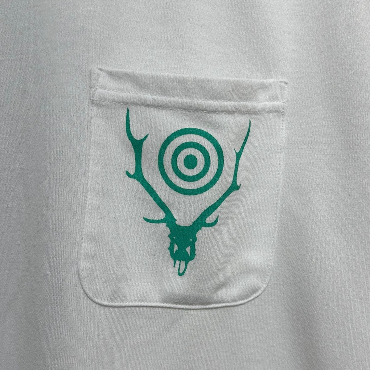 S／S Round Pocket Tee CIRCLE HORNロゴプリントTシャツMR834