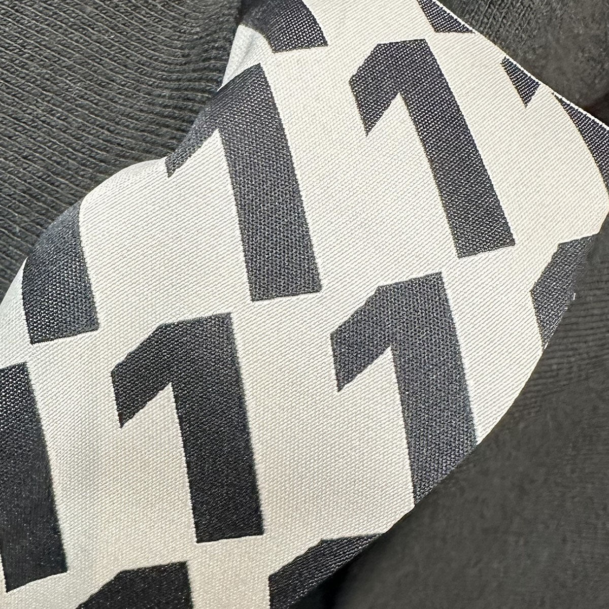 24SSAGAPE CREWNECKプリントクロップド丈スウェットシャツ