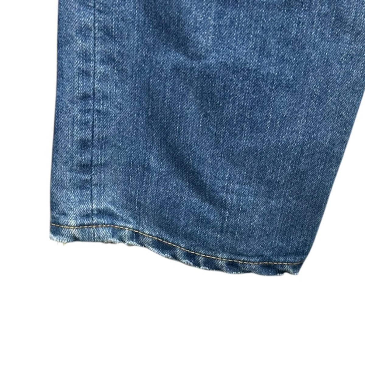 ダメージデニムパンツ