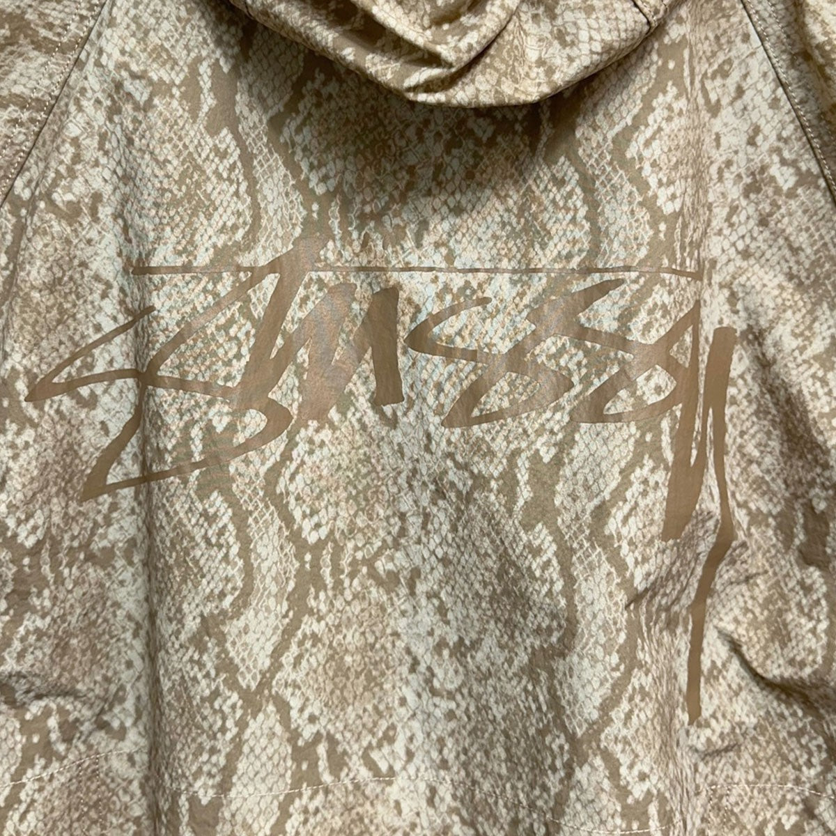 stussy 25SSBEACH SHELL SNAKE PRINT NYLONスネークプリントロゴシェルジャケット115851 古着・中古-4枚目のアイテム画像