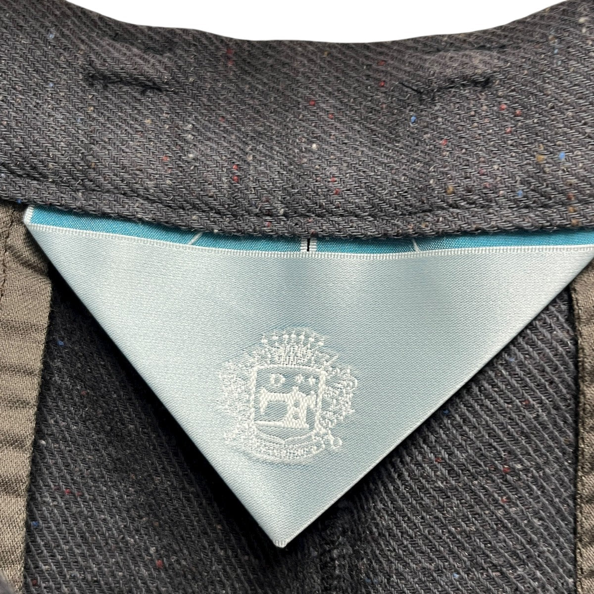 テーパードパンツ