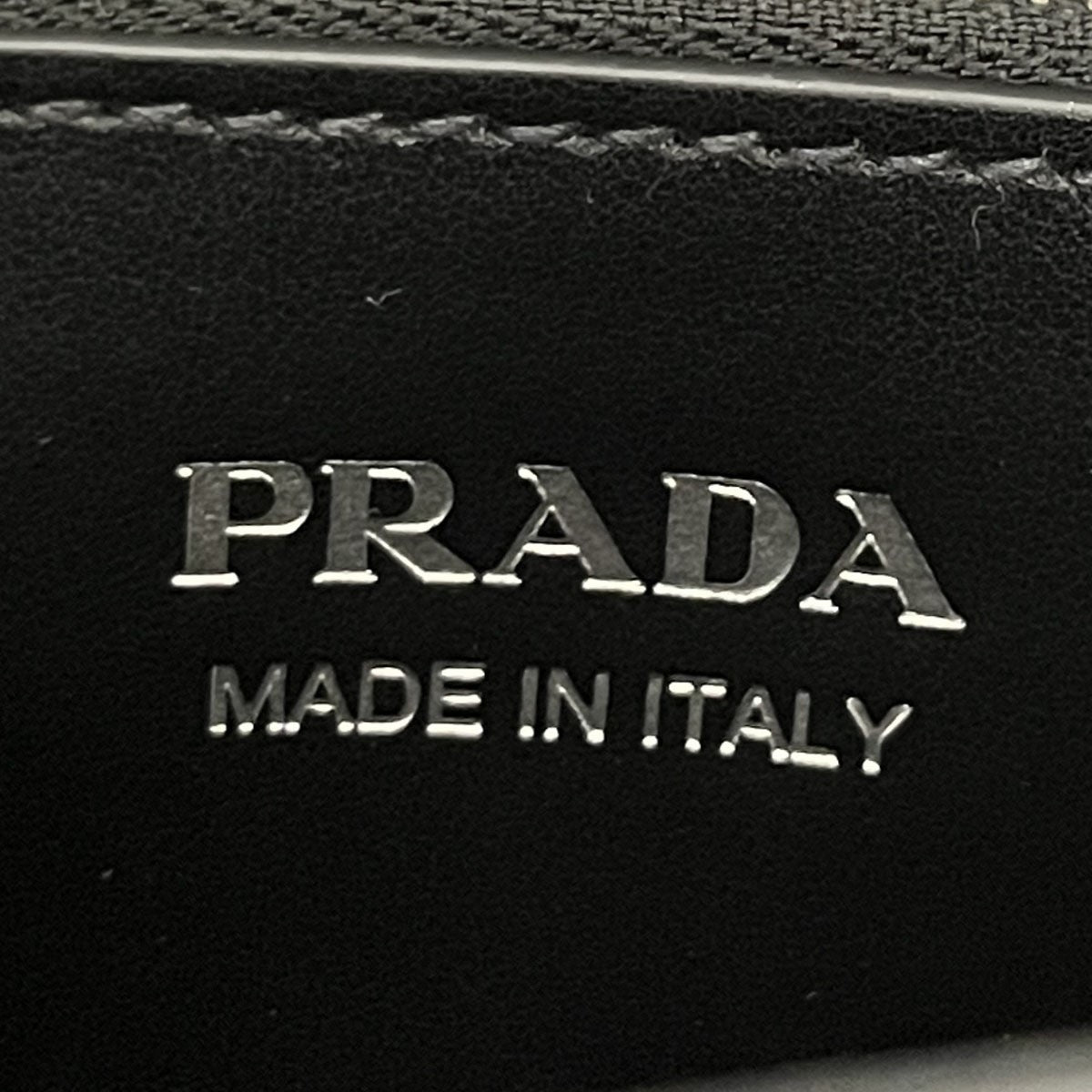 PRADA エレクトラスタッズレザーショルダーバッグ1BD120 の古着・中古アイテム