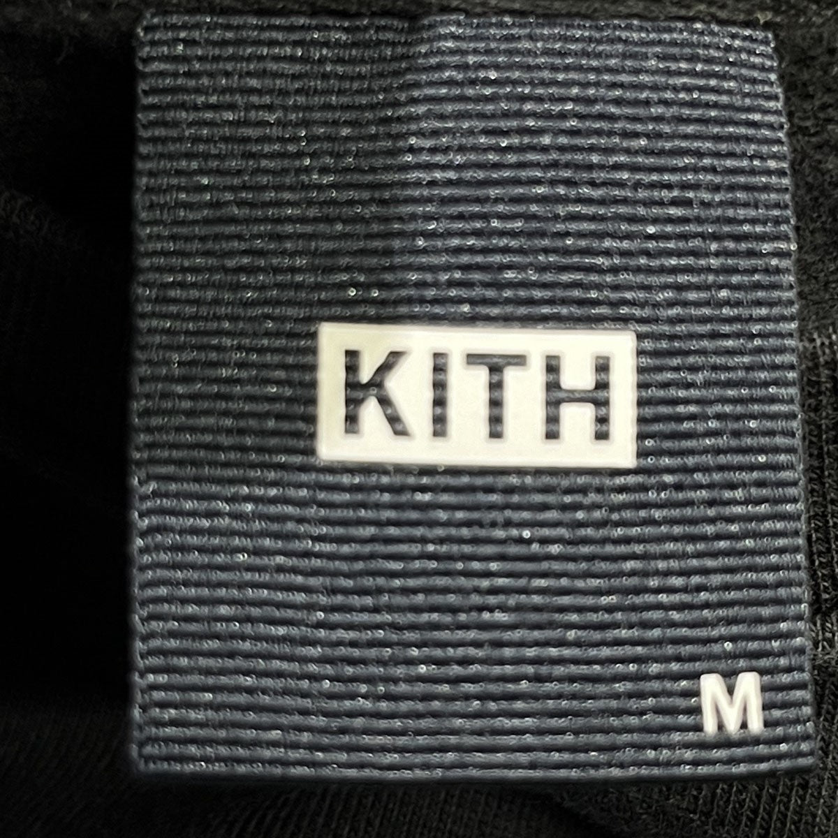 KITH(キス) ロゴ刺繍スウェット22-070-060-0004-1-0 22-070-060-0004-1-0 ブラック×ブルー サイズ  M｜【公式】カインドオルオンライン ブランド古着・中古通販【kindal】