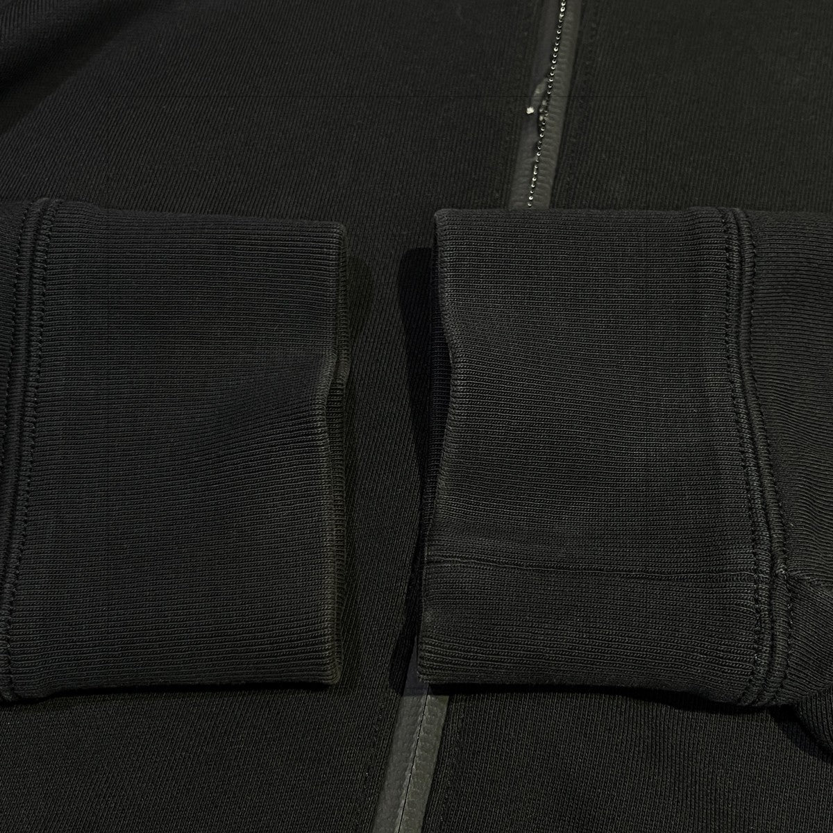 MONCLER(モンクレール) GENIUS2 ロゴワッペンパーカー MONCLER(モンクレール) GENIUS2 ロゴワッペンパーカー