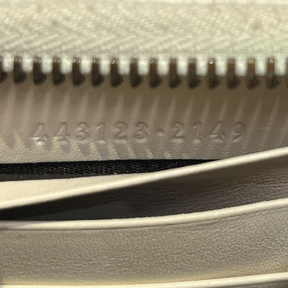 マーモント ジップアラウンドウォレット長財布443123･2149