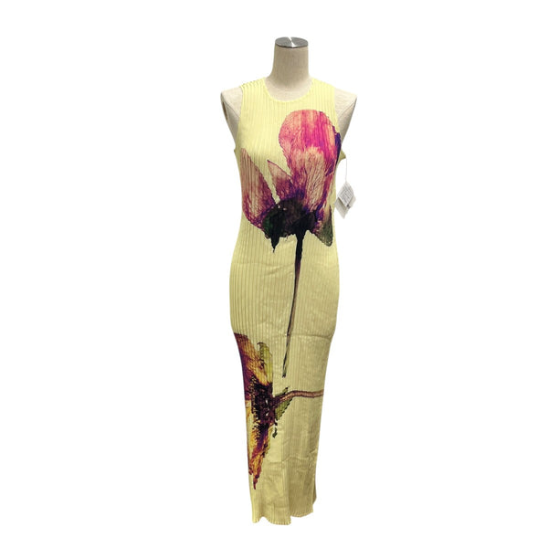 ISSEY MIYAKE イッセイミヤケ　ペルマネンテ　ノースリーブ ISSEY MIYAKE(イッセイミヤケ) PRESSED FLORA PLEATS ノースリーブ