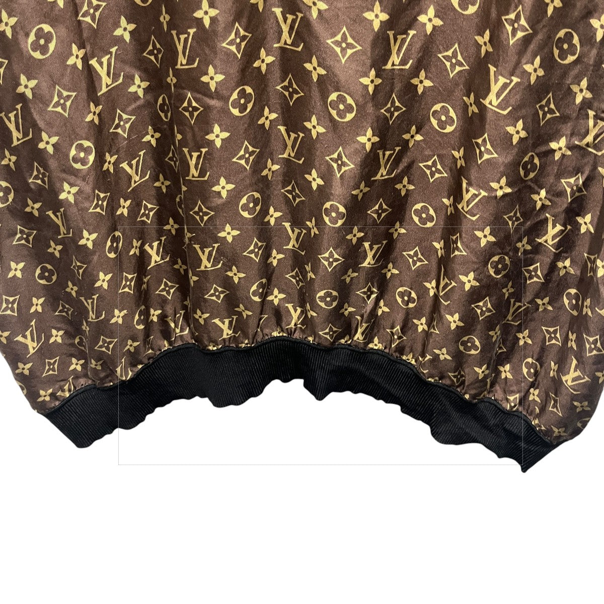 LOUIS VUITTON(ルイヴィトン) モノグラム総柄シルクハーフジップ