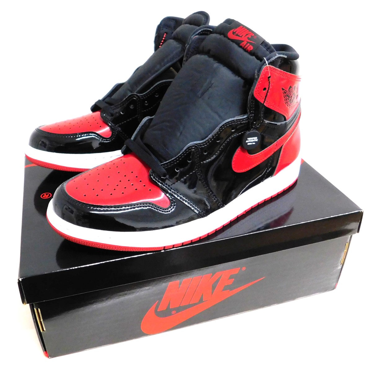 NIKE(ナイキ) AIR JORDAN 1 RETRO HI OG PATENT BRED 555088-063