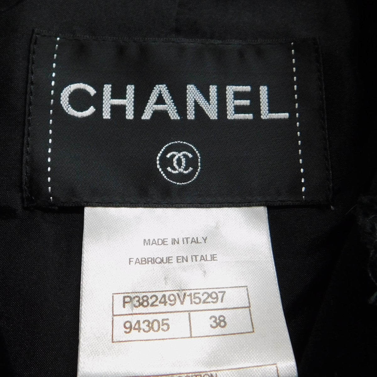 CHANEL ベルベットジャケット P38249V15297 の古着・中古アイテム