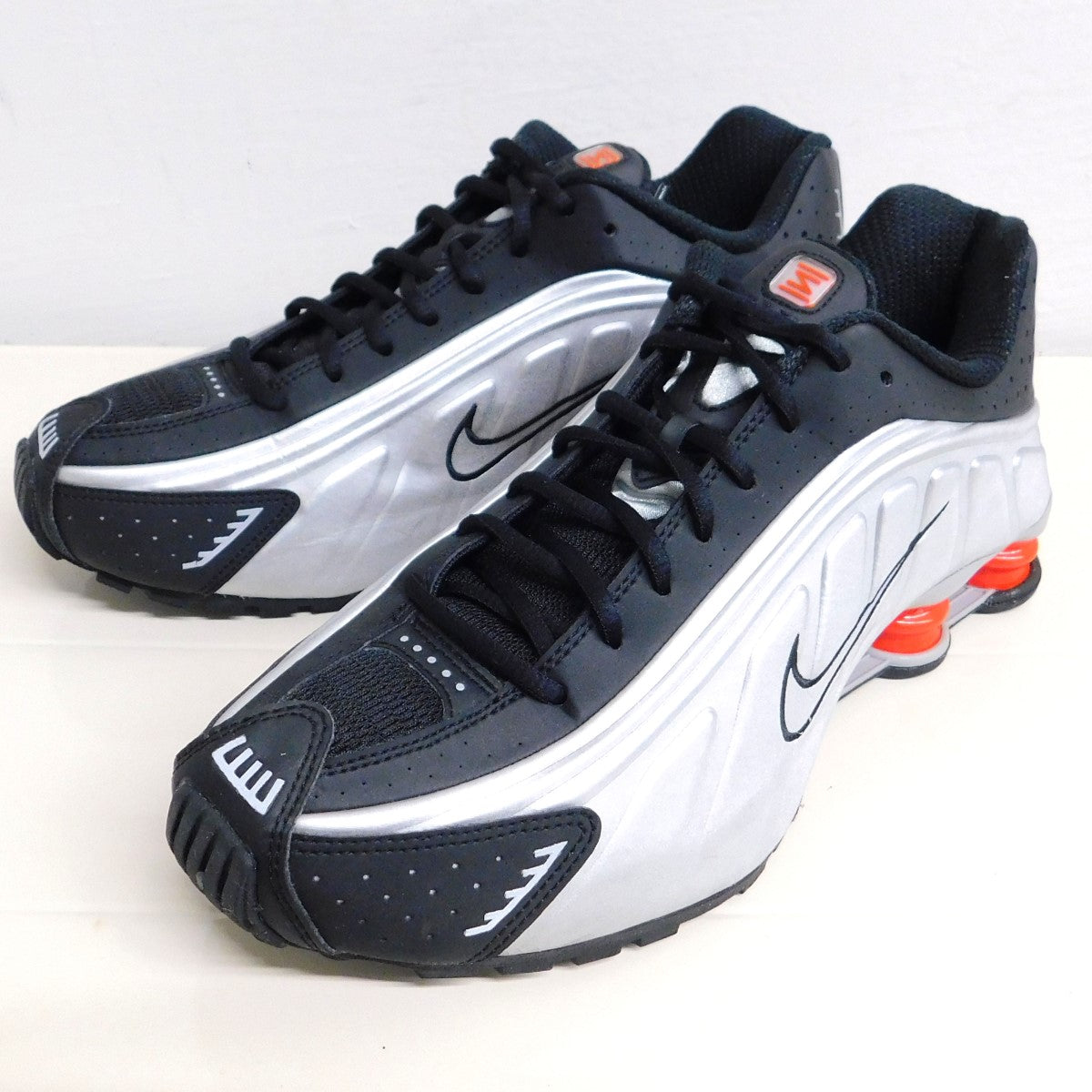 Shox R4 OG Black Metallic Silver スニーカーBV1111-008