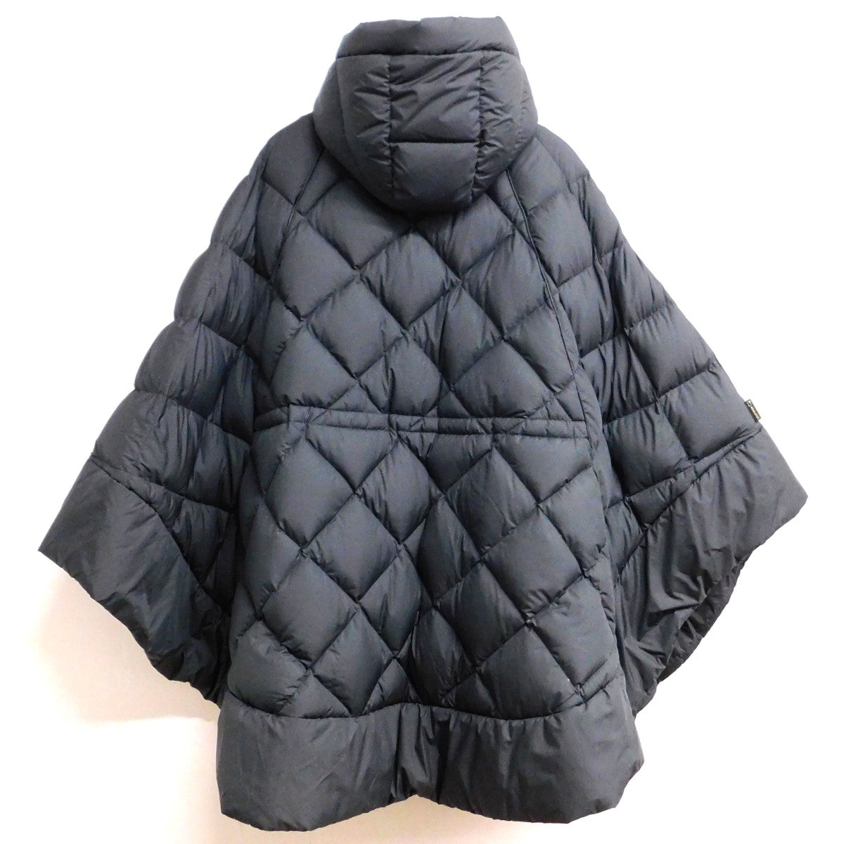 WOOLRICH(ウールリッチ) ELLIS CAPE ケープダウン WWOU0469 ブラック サイズ S-M｜【公式】カインドオルオンライン  ブランド古着・中古通販【kindal】