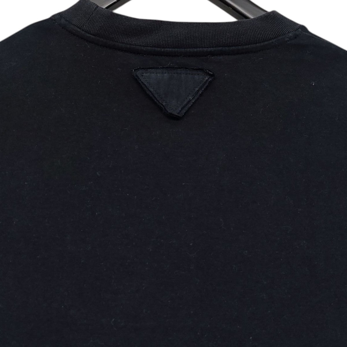 PRADA(プラダ) バックトライアングルコットンエンブレム Tシャツ