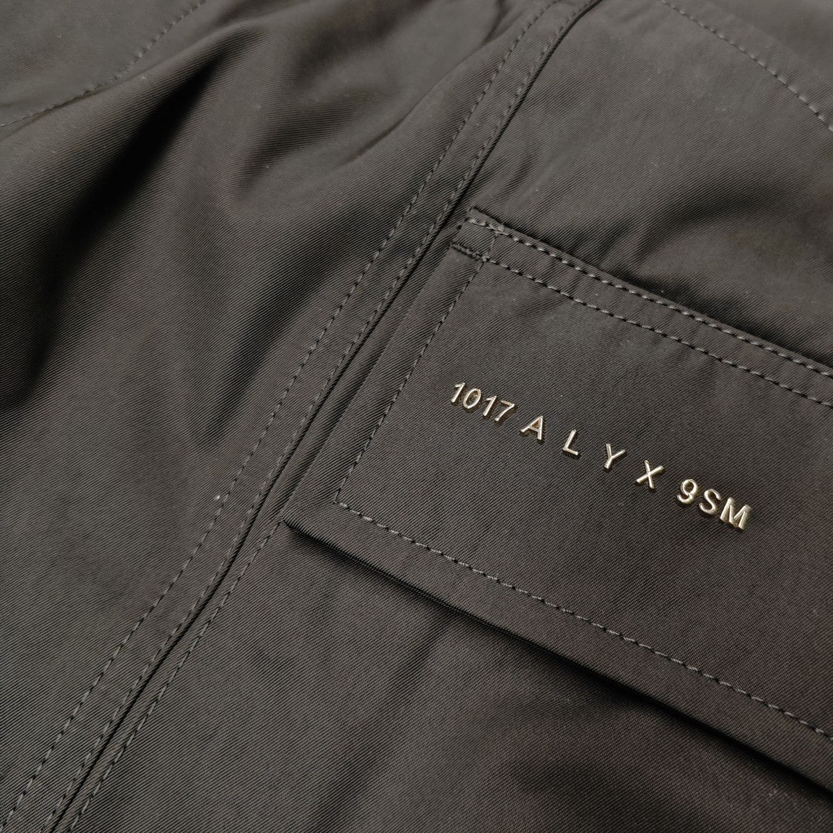 メタルロゴ カーゴハーフパンツ