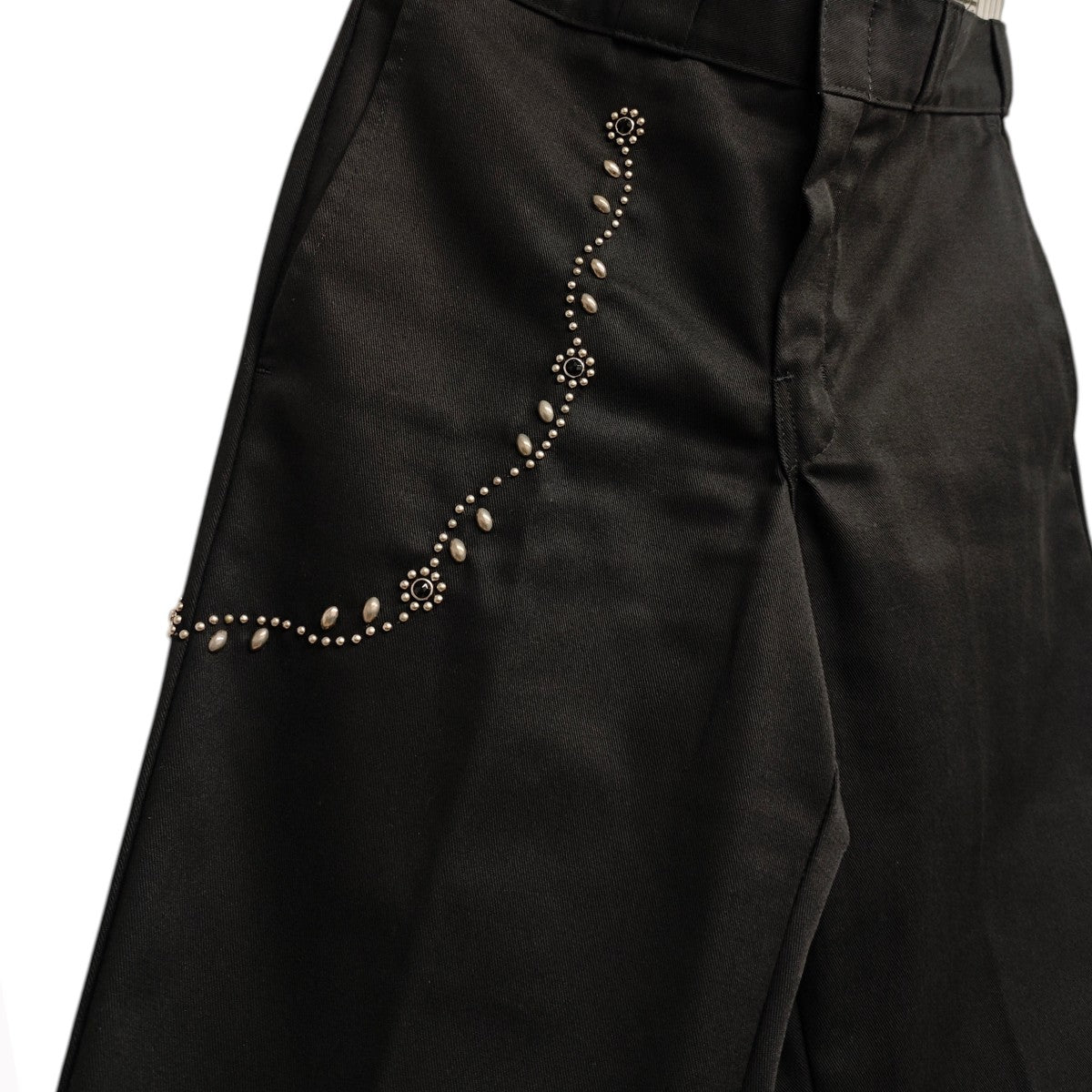 874 Wチェーンスタッズパンツ