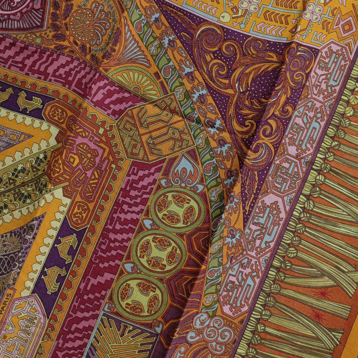 HERMES SUR UN TAPIS VOLANT カレジェアン 140大判ストール 古着・中古-5枚目のアイテム画像