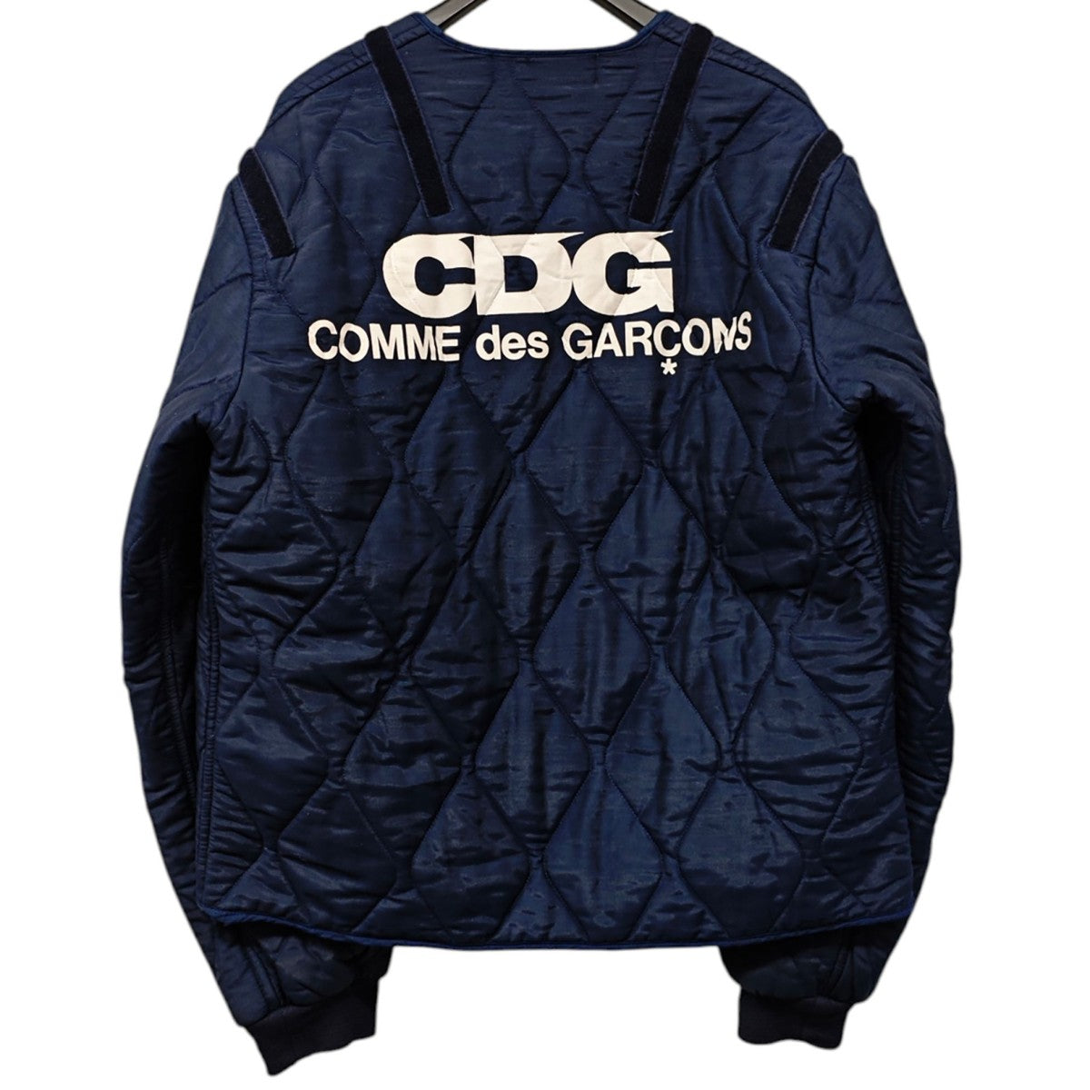 COMME des GARCONS COMME des GARCONS バックロゴ ノーカラーキルティングジャケット IN-J001 古着・中古-1枚目のアイテム画像