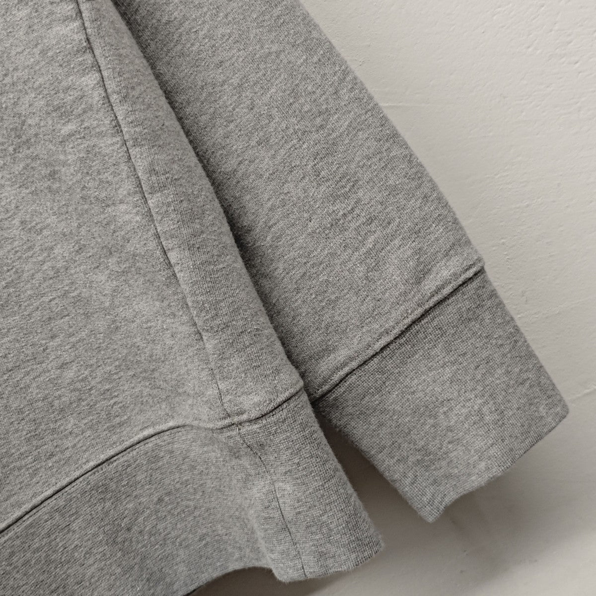 M CLASSIC CHEST LOGO CREW SWEATSHIRT クルーネックスウェット