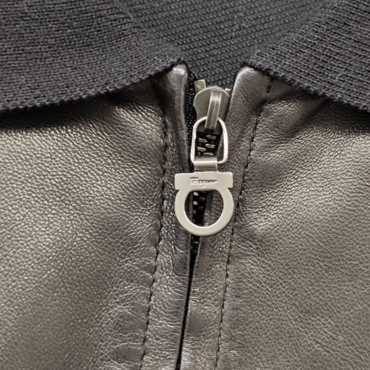 ナッパレザー切替ハーフジップニット