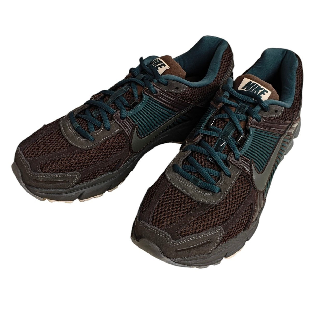 ZOOM VOMERO 5 PREMIUM ローカットスニーカー FQ8174-237