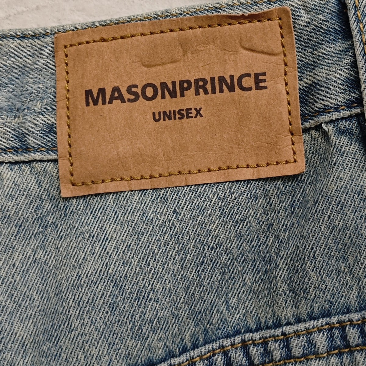 ダメージ加工デニムパンツ