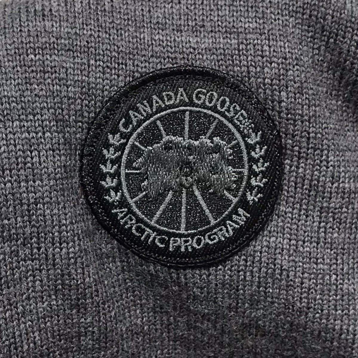 CANADA GOOSE(カナダグース) ダウン切替リバーシブルニットセーター