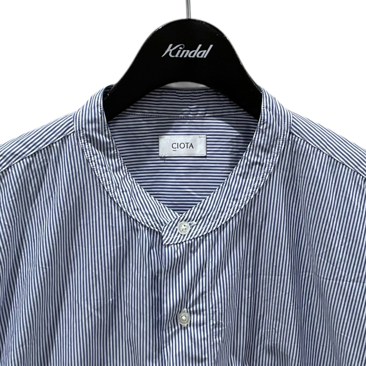 CIOTA(シオタ) ストライプ柄バンドカラーシャツ Band Collar