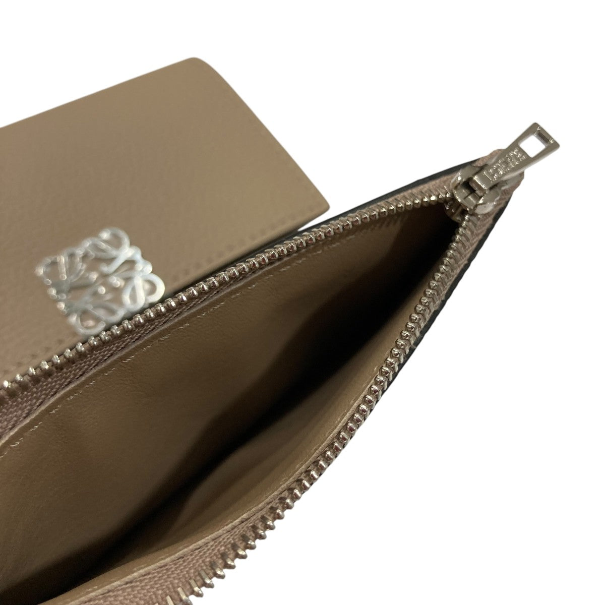 LOEWE(ロエベ) アナグラム トライフォールド ウォレット3つ折り