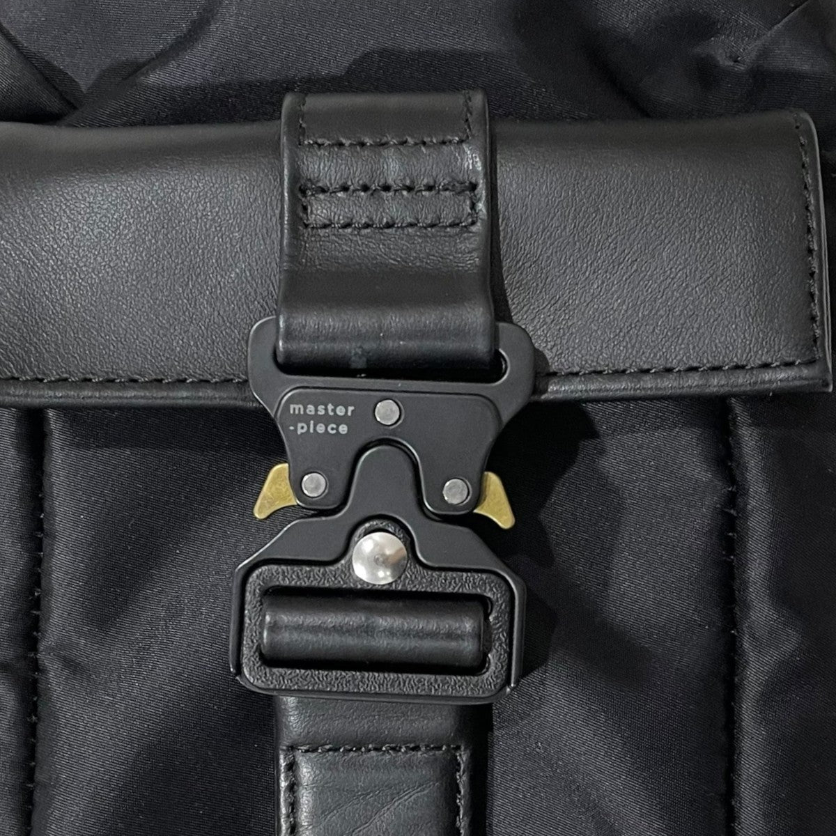 ナイロンショルダーバッグ confi nylon ver． コンフィナイロンバージョン 02750-n