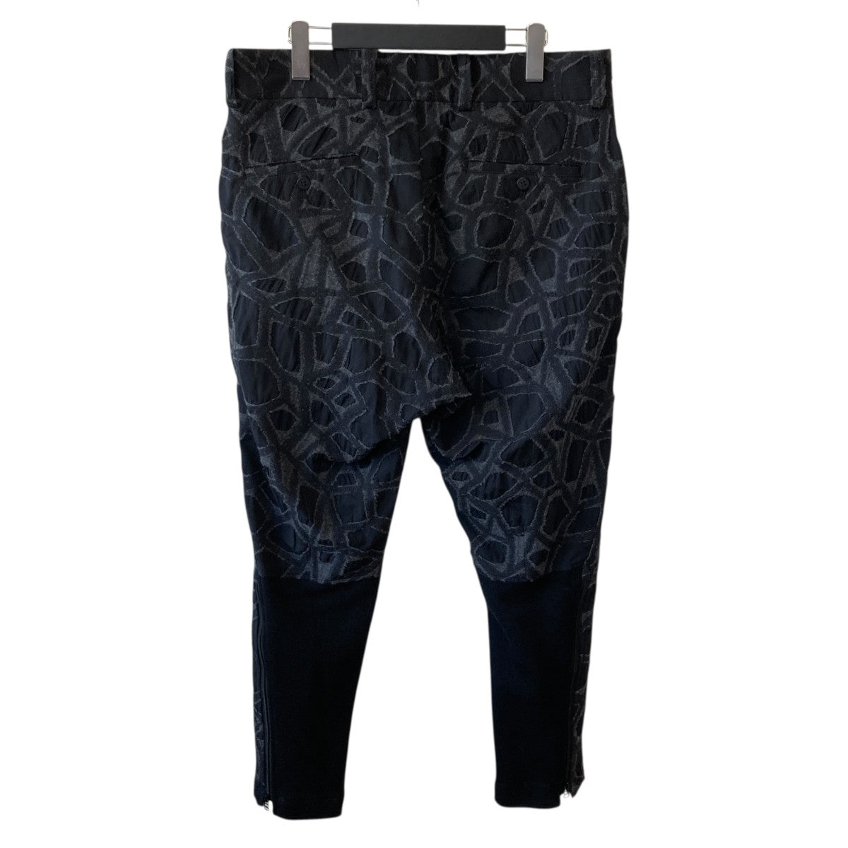 Net-cut jacquard design tapered pantsパンツME81FF238